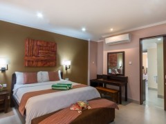 Bedroom at Peninsula Bay Resort